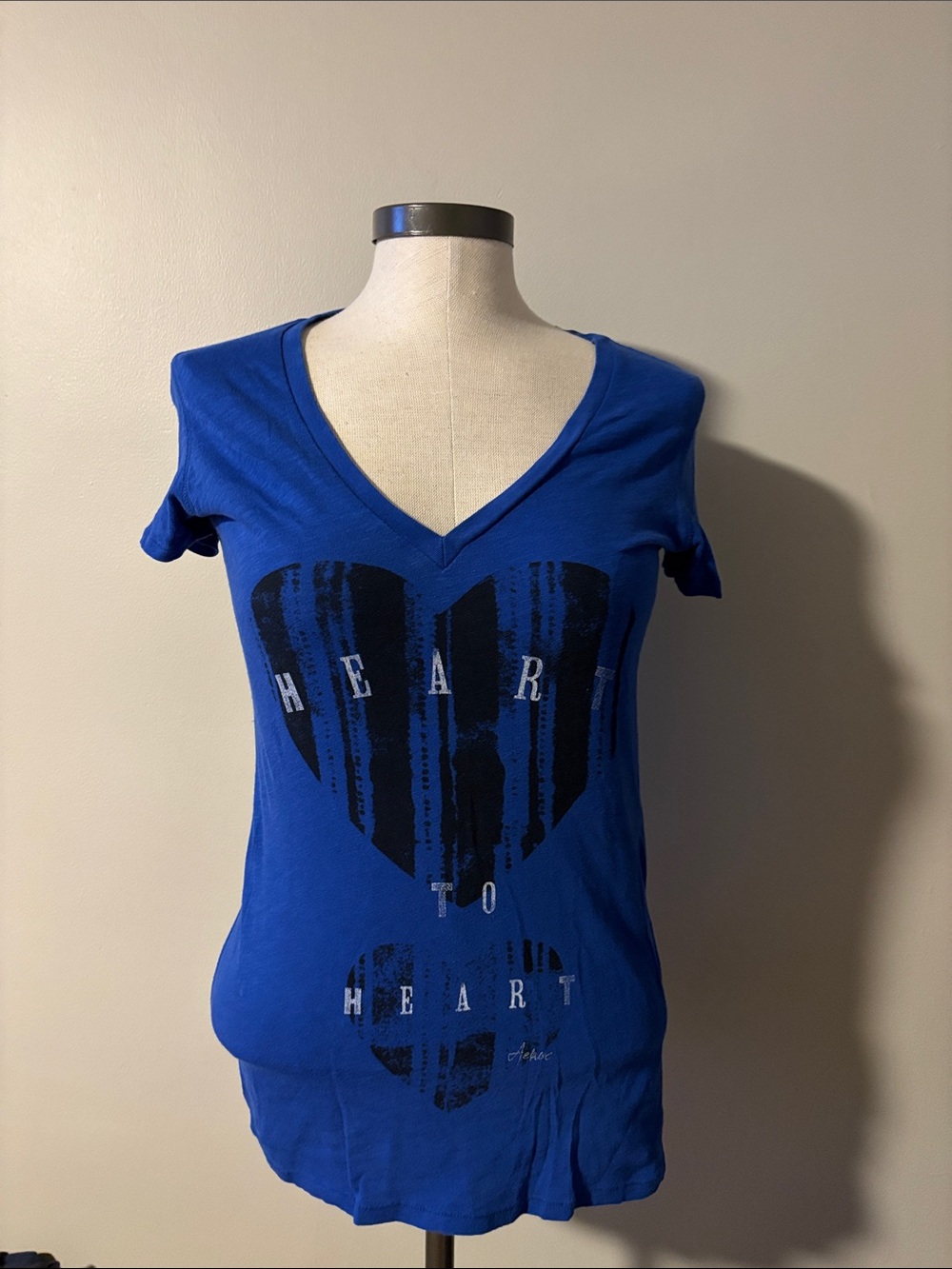 aerie Royal Blue V-Neck Heart Graphic Tee